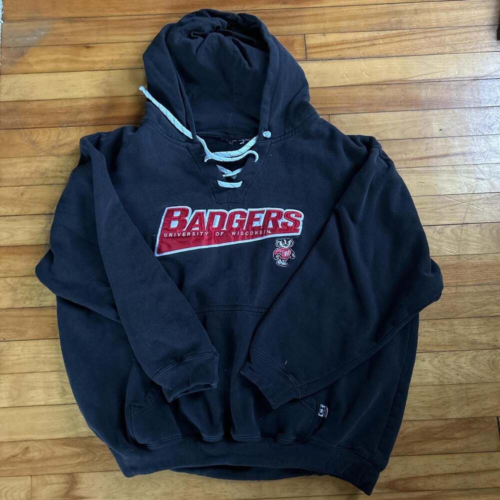 Vintage UW Badgers Hoodie - Black Collegiate Lace-Up (Fits XL)